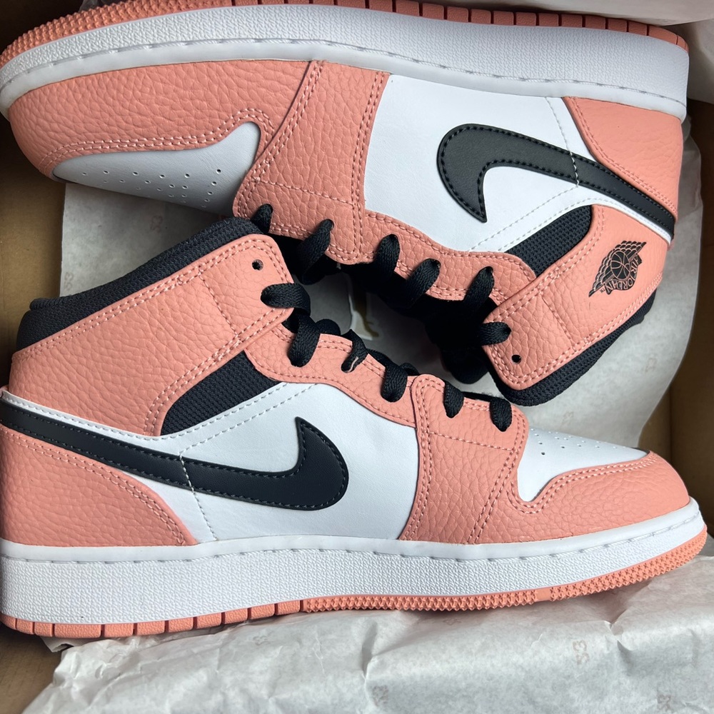 Air Jordan mid 1 GS